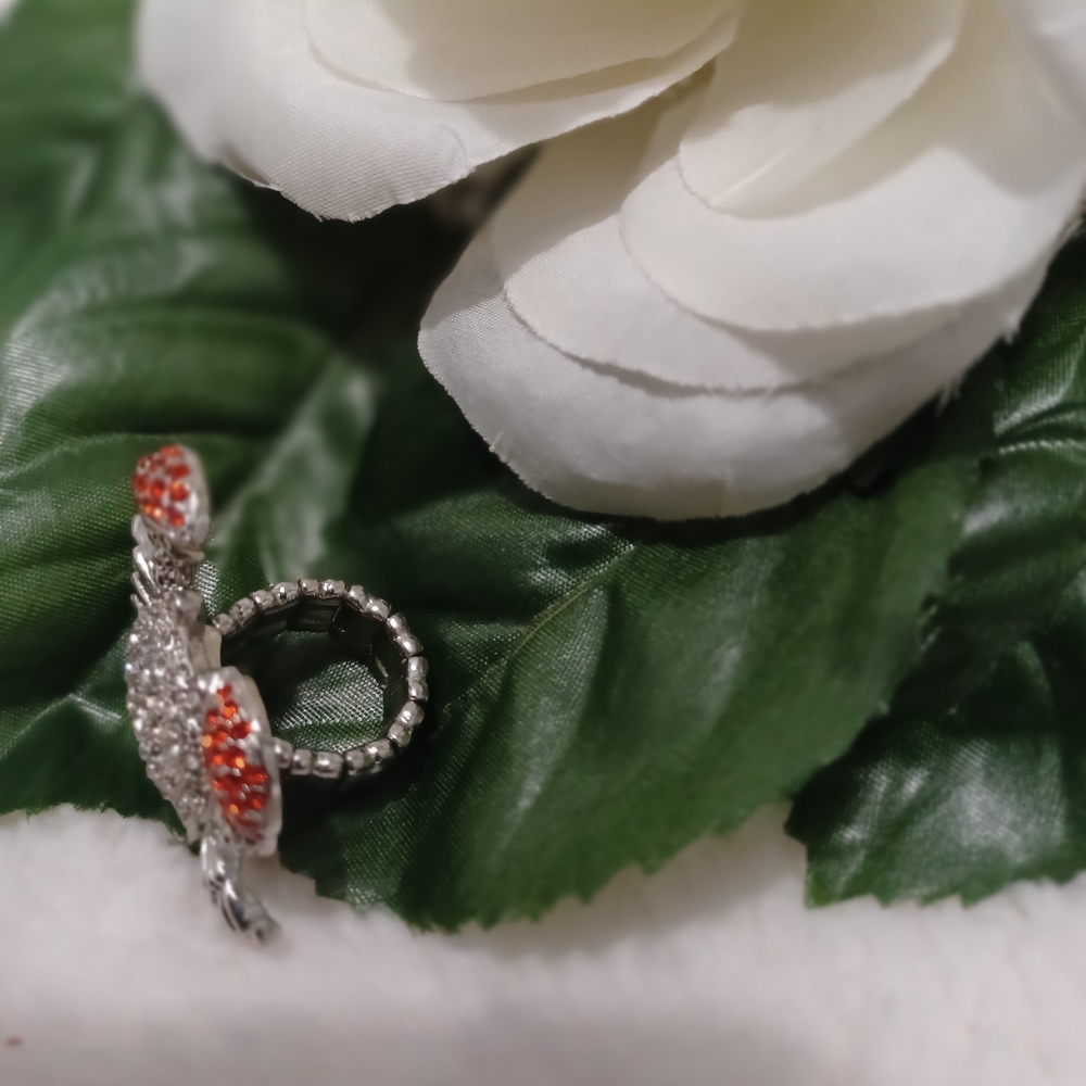 BETSY JOHNSON STRETCHED RING